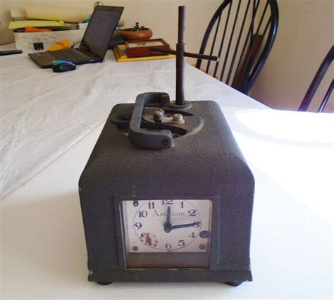 How Does A Pigeon Clock Work