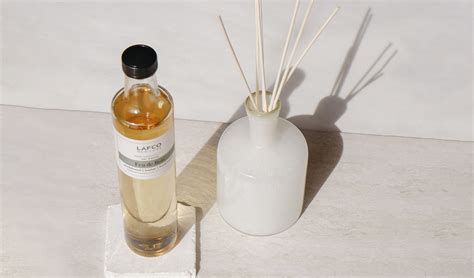 How Does A Stick Diffuser Work