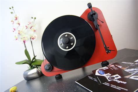 How Does A Vertical Turntable Work
