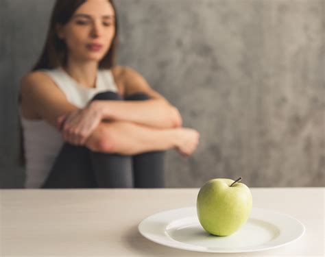 how does anorexia affect conception