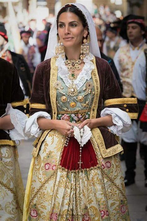 renaissance dress size S romantic gown Italian Etsy in 2021