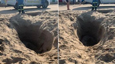 how does sand hole collapse