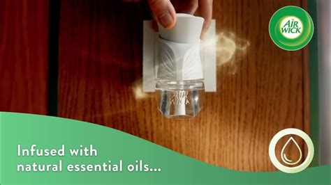 How Does The Air Wick Plug In Work