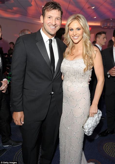 how does tony romo's wife support his