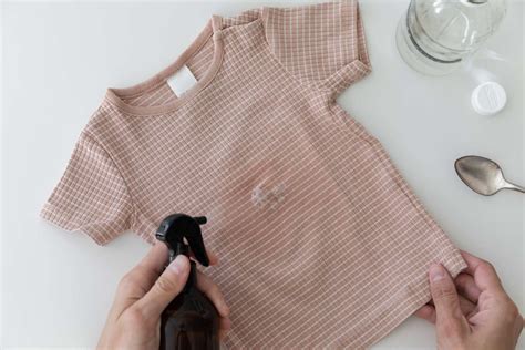 How Does Vinegar Remove Slime From Clothes