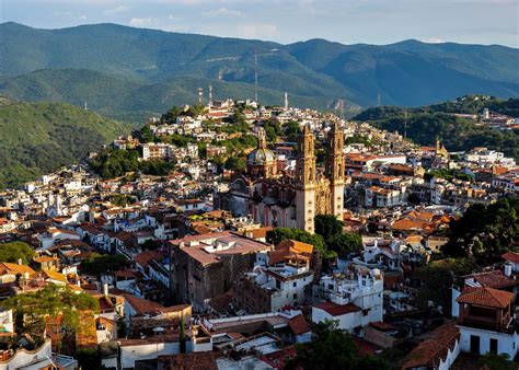 how far is taxco from mexico city