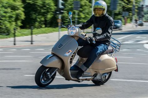 how fast does a 125cc scooter go
