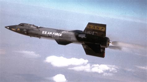 how fast is mach 10 in mph