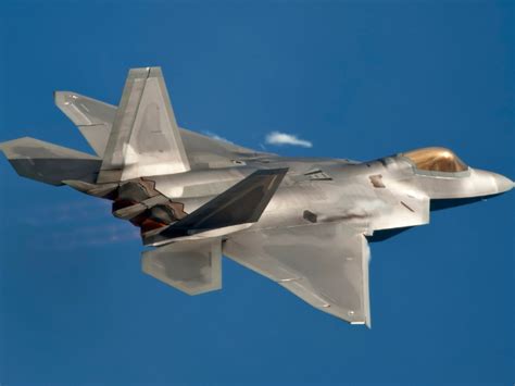 how fast is the f22 in mach