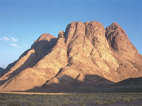 how high is mount sinai in israel