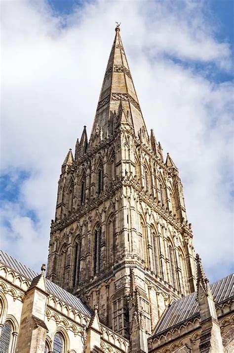 how high is salisbury cathedral spire