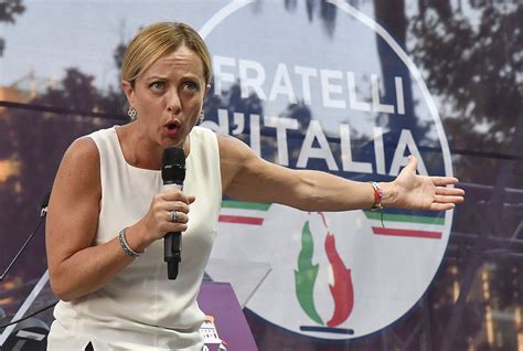 how is giorgia meloni related to mussolini