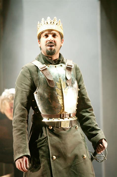 how is malcolm presented in macbeth