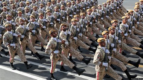 how large is the iranian military