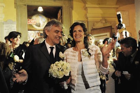 how long has andrea bocelli been married