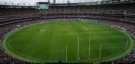 how long is a afl field