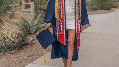 how long is a graduation stole