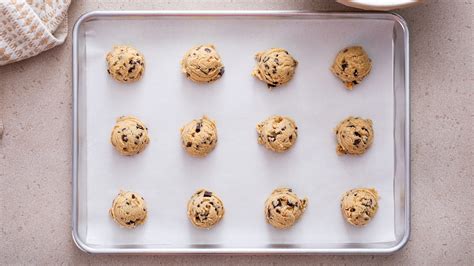How Long Should Baking Sheets Last
