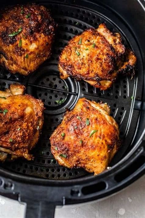 how long to cook a chicken thigh in the air fryer