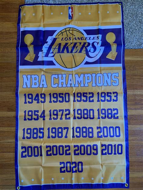 how many banners do the lakers have