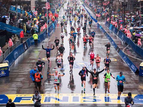 how many boston marathons have there been