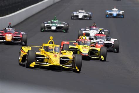 how many cars in the indy 500
