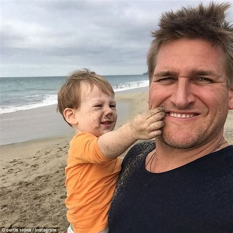 how many children does curtis stone have