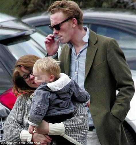 how many children does laurence fox have
