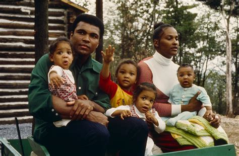 how many children does muhammad ali have