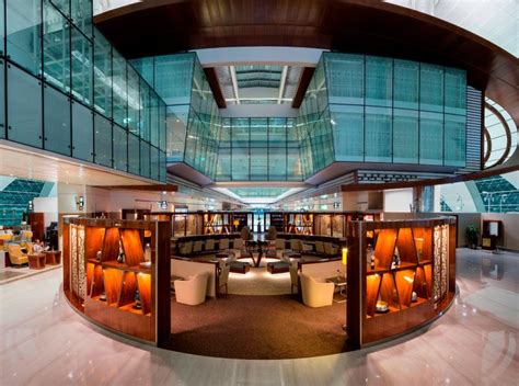 how many emirates lounge in dubai airport