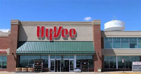 how many hy-vee stores