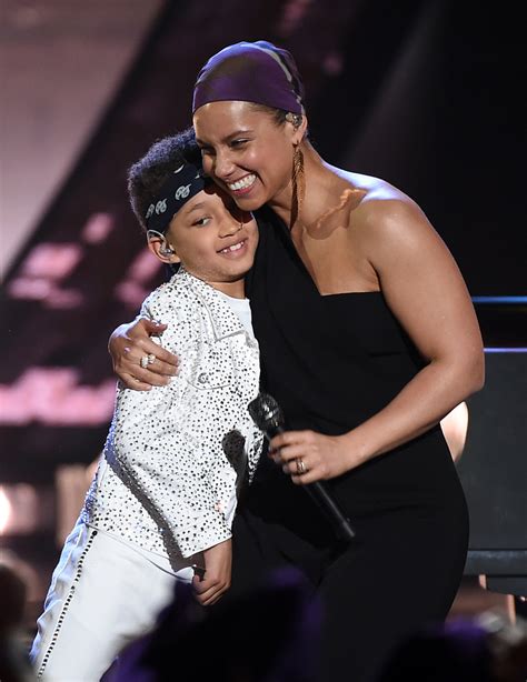 how many kids does alicia keys have