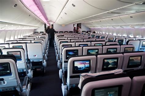 how many passengers in a boeing 777