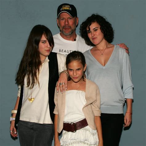 how many siblings does bruce willis have