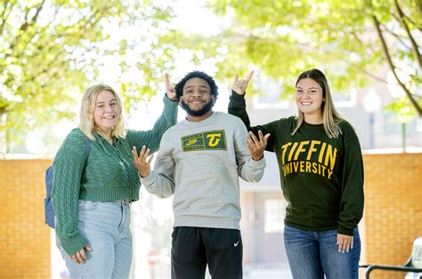 how many students at tiffin university