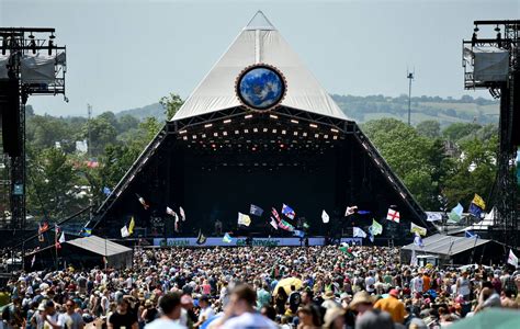 how many tickets are sold for glastonbury