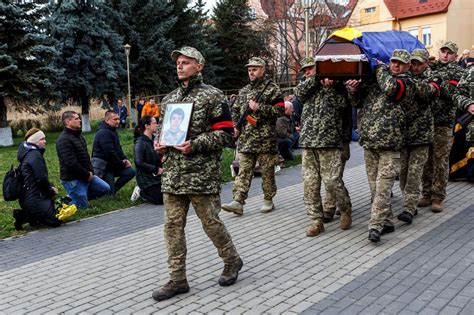 how many ukrainian soldiers have died 2023