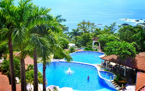 how much are hotels in quepos