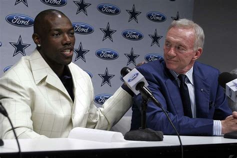 how much did jerry jones pay for cowboys