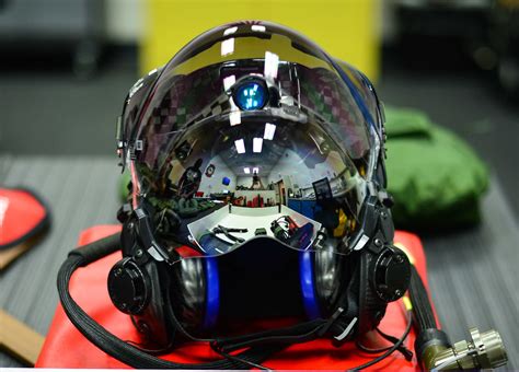 how much does a fighter pilot helmet cost