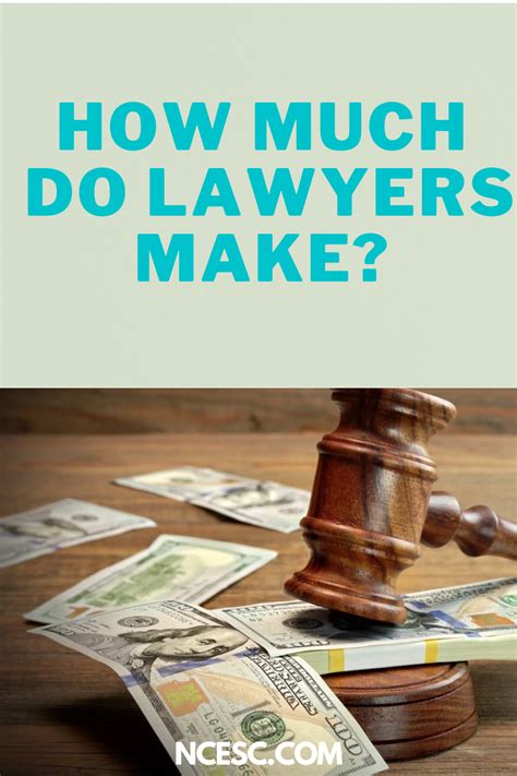 how much does a government lawyer make