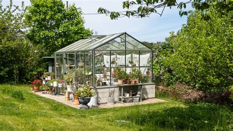 how much does a greenhouse cost