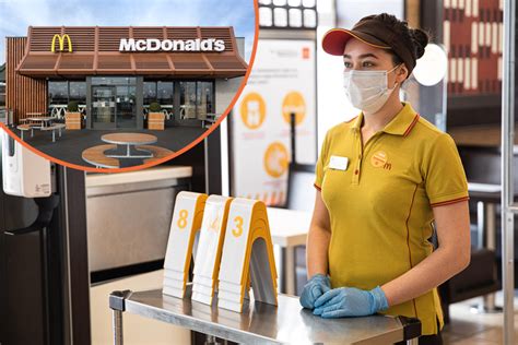 how much does a mcdonalds worker earn