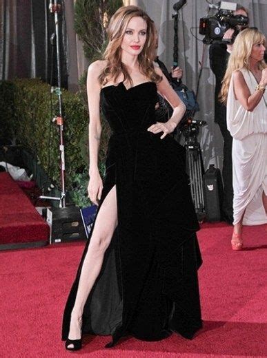 how much does angelina jolie weigh