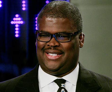 how much does charles payne earn