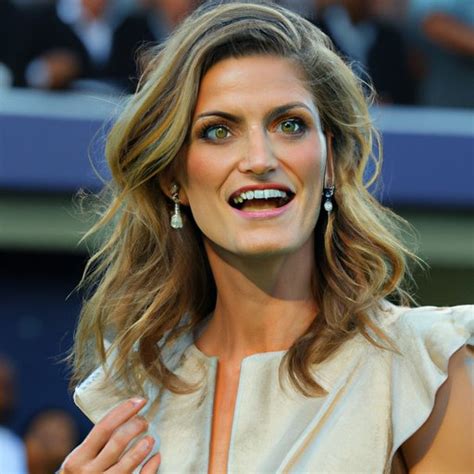 how much does erin andrews make