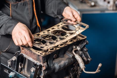 how much does it cost to repair a car engine