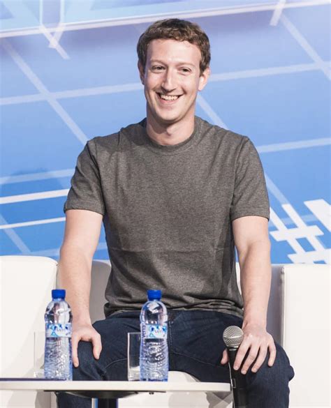 how much does mark zuckerberg weight