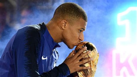 how much does mbappe earn a month