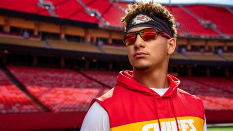 how much does patrick mahomes get paid a second